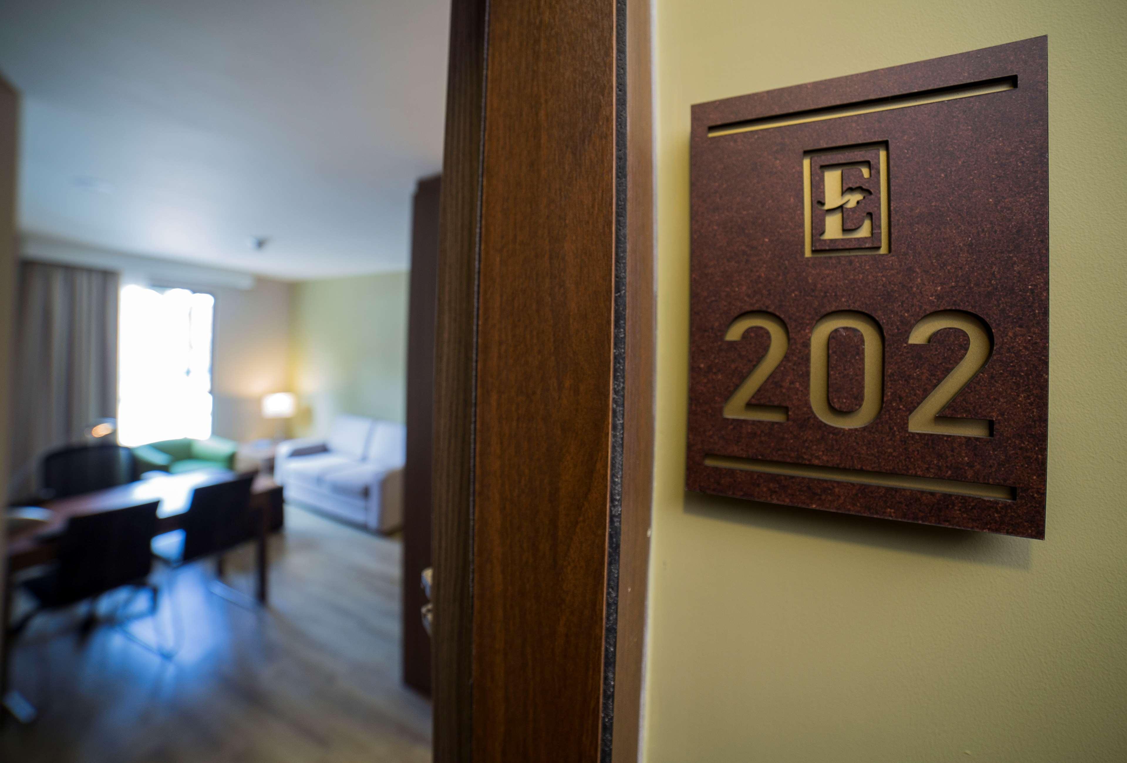 Embassy Suites By Hilton Bogota - Rosales Eksteriør billede A room at the hotel