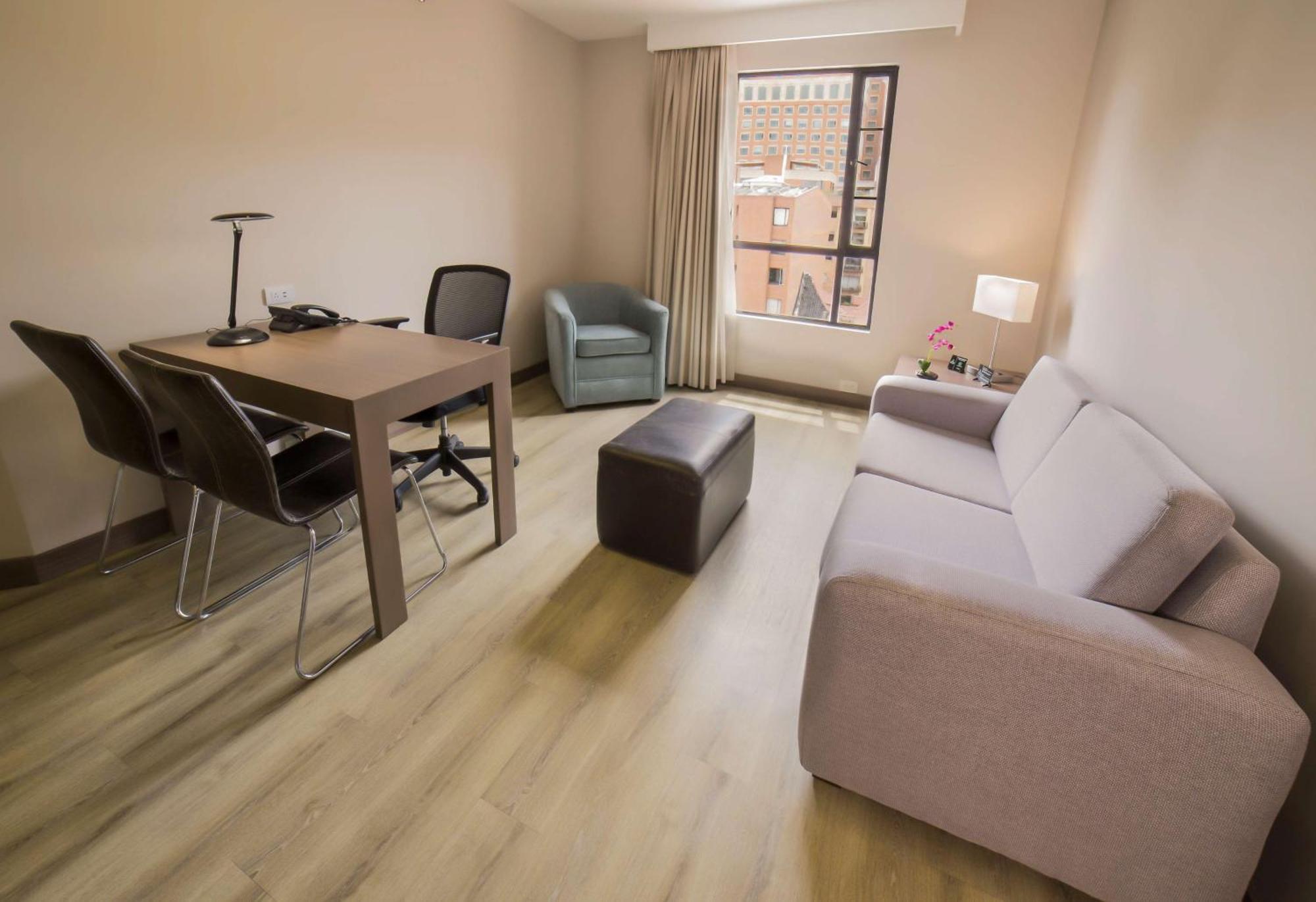 Embassy Suites By Hilton Bogota - Rosales Eksteriør billede A typical apartment at the residence halls