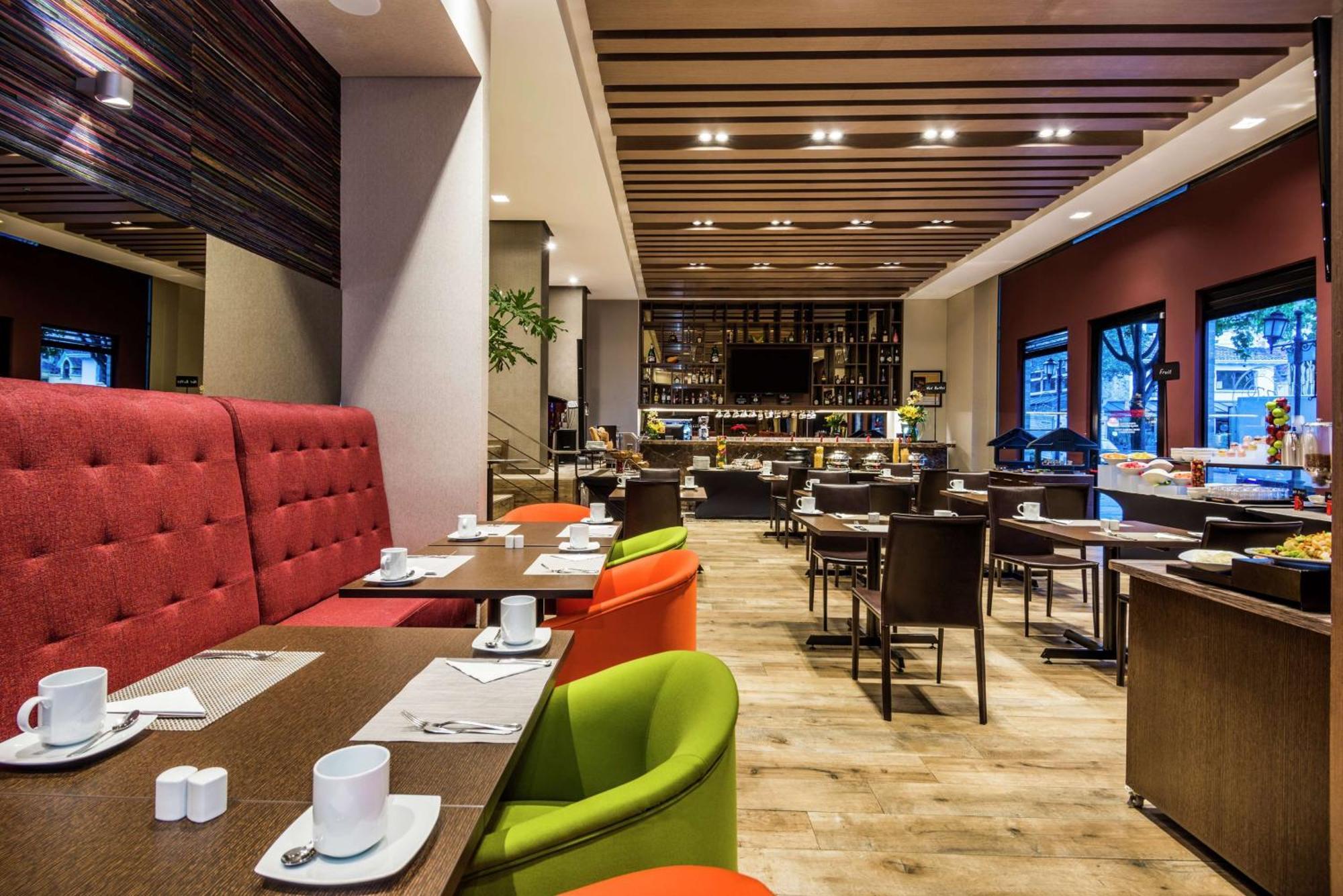 Embassy Suites By Hilton Bogota - Rosales Eksteriør billede The interior of the restaurant