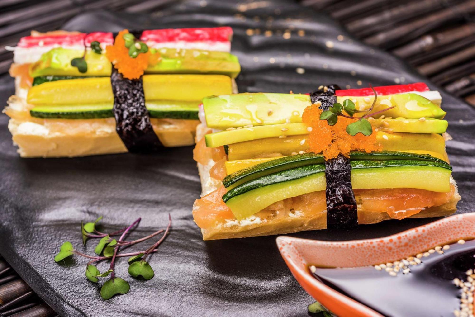 Embassy Suites By Hilton Bogota - Rosales Eksteriør billede Sushi