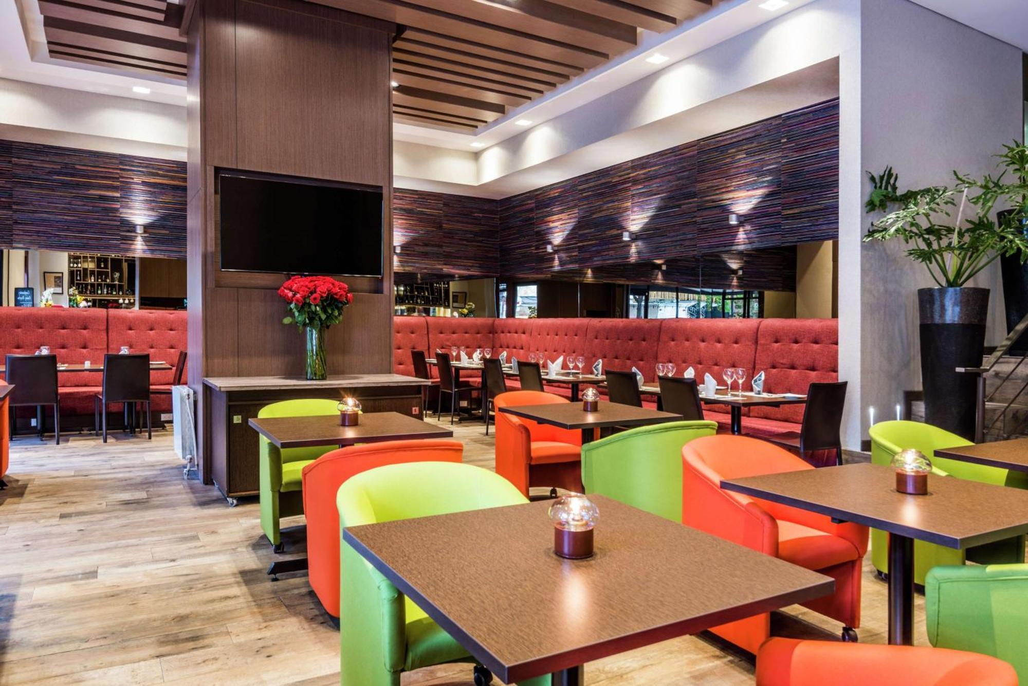 Embassy Suites By Hilton Bogota - Rosales Eksteriør billede Restaurant