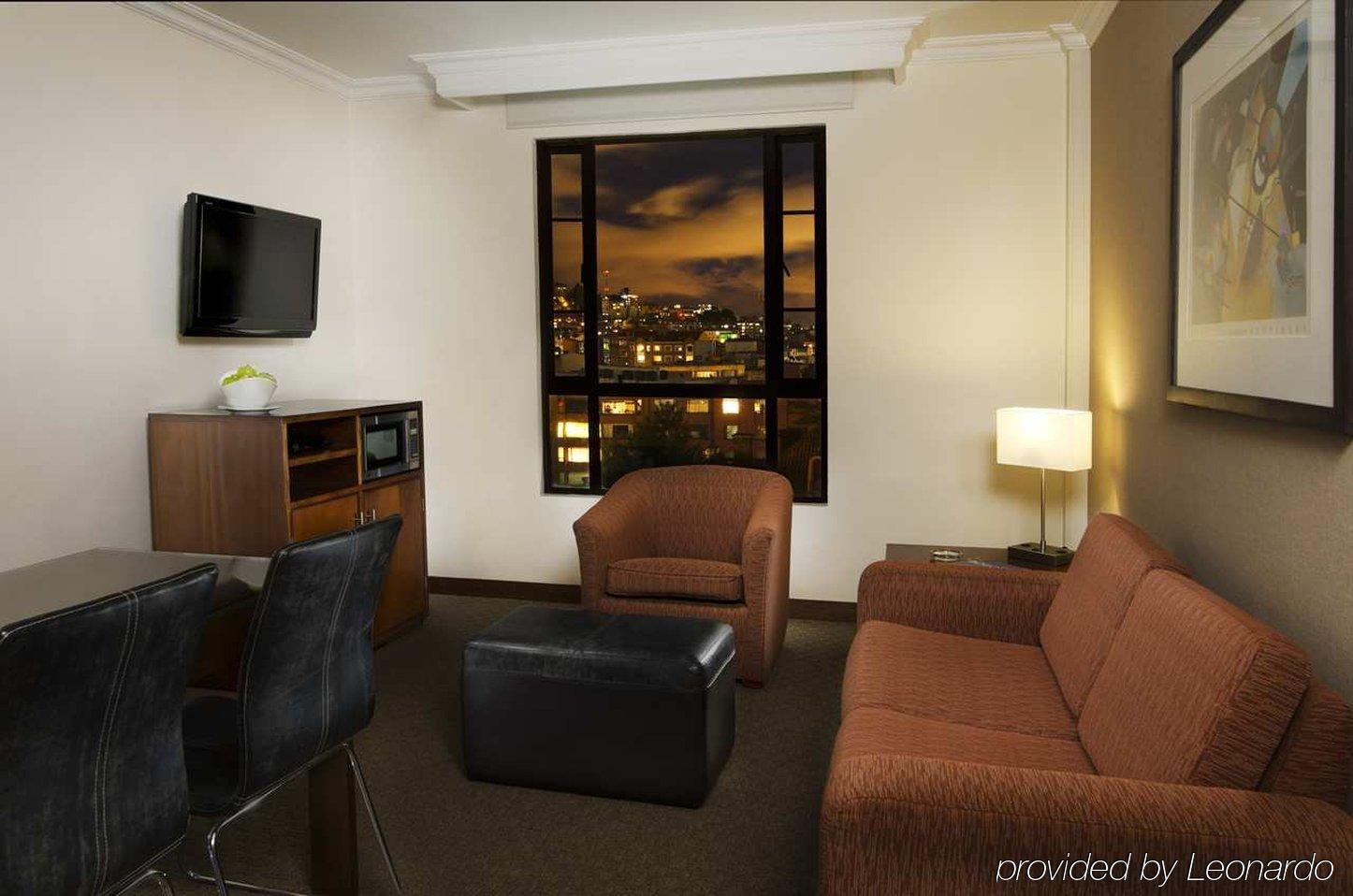 Embassy Suites By Hilton Bogota - Rosales Eksteriør billede A typical room at the hotel