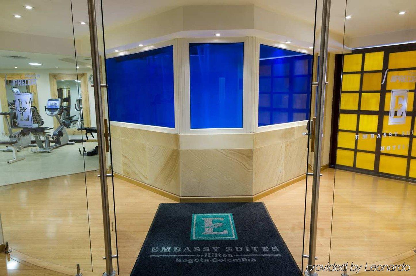Embassy Suites By Hilton Bogota - Rosales Eksteriør billede Entrance to the Embassy Suites